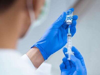 Азербайджан выдал разрешение на проведение первого в мире исследования комбинации вакцин — «Спутника V» и вакцины от COVID-19 компании «АстраЗенека»