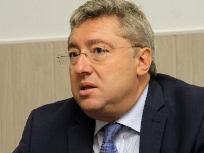 Глава АРФП Виктор Дмитриев обратился к фармсообществу и регуляторам с призывом не делить отрасль на своих и чужих